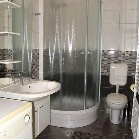 Apartament 11 *